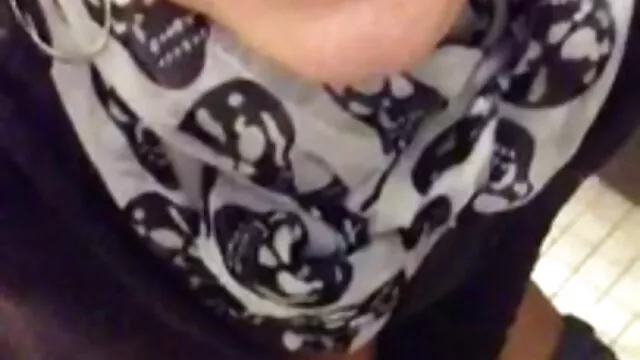 El trabajo oral fue entregado por la niña a videosxxxde ancianas una sólida A más. Ahora quiere drogarse con el tratamiento de un hombre adulto.