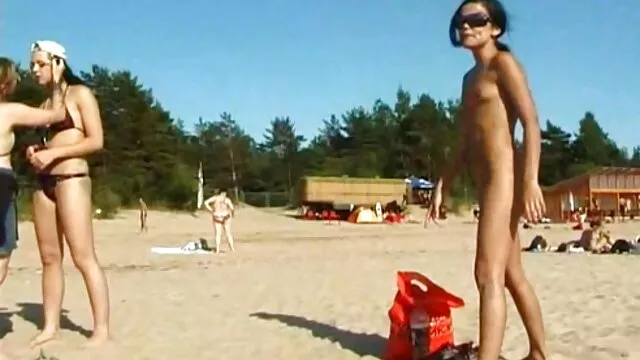 Chica se desnuda hermosamente en xxx gordas ancianas la ducha