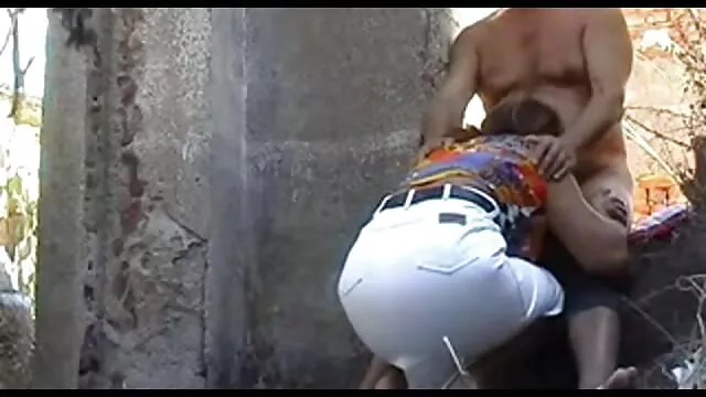 Estudiante desnudo se masturba super abuelas follando