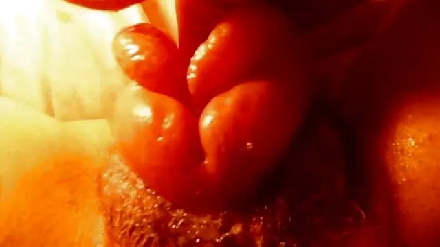 Una hermosa videos pornograficos de viejos con jovenes chica con un hermoso cuerpo chupa una polla