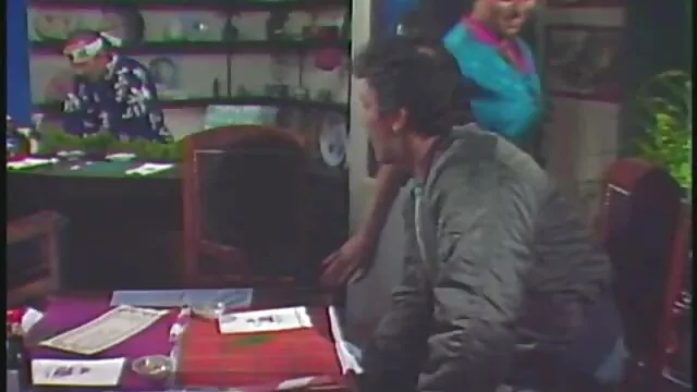 El macho quiere rasgar este agujero sexo con viejos xxx