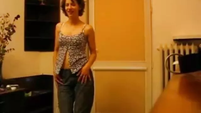El sexo caliente termina con un orgasmo videos porno de viejos con jovenes violento