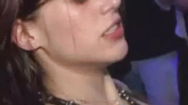 Lamiendo viejo cojiendo con jovencita y metiéndola en anal duro