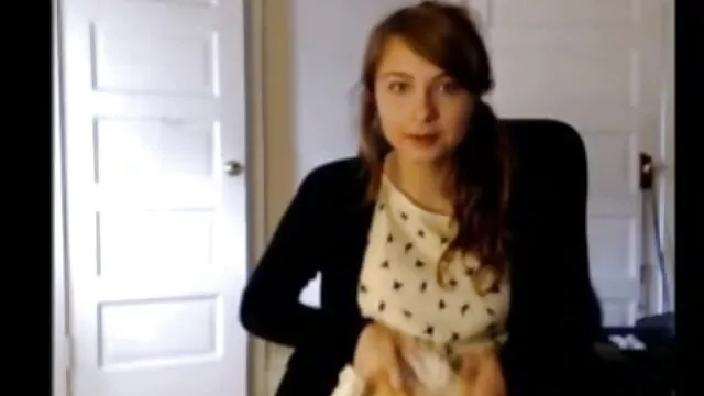 El hombre esposó videos de mujeres teniendo sexo con viejos al bebé y tuvo relaciones sexuales.