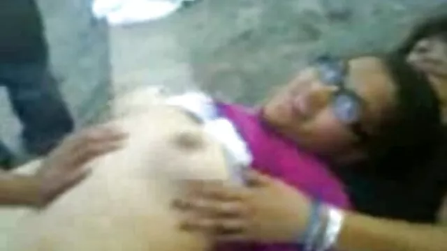 Perras desnudas van a ser traviesas videos xxx viejos follando en la sala de billar