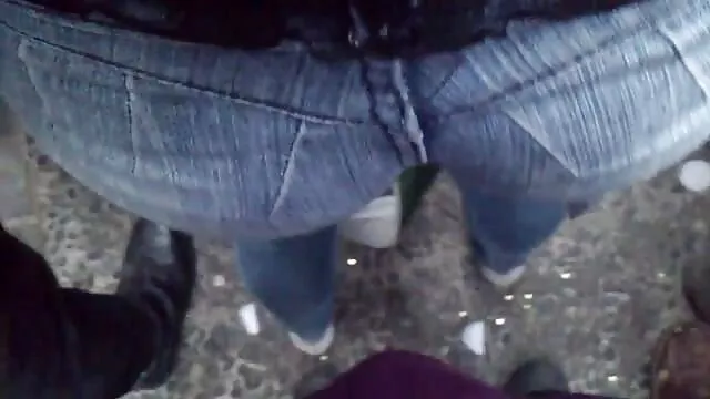 Clarice videos pornos de viejitos y viejitas abre las piernas para entrar en su coño con los dedos