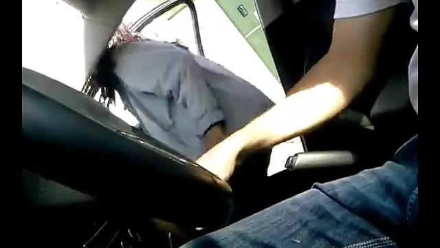 Dos chicas le hacen una hermosa mamada videos ancianas desnudas a un chico
