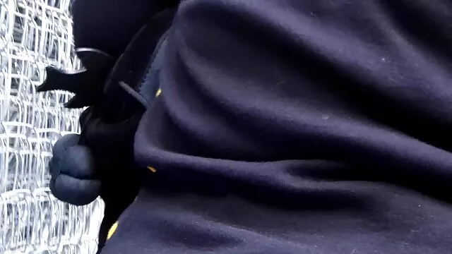 Una rubia ancianas teniendo sexo videos esbelta se sienta en el coño mojado sobre una polla y la monta