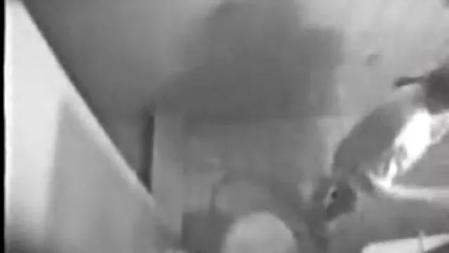 Licor caliente junto a la ancianas pichando piscina pone cachonda a Lola