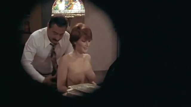 Hermoso sexo realizado por una ancianas lesvianas follando pareja joven