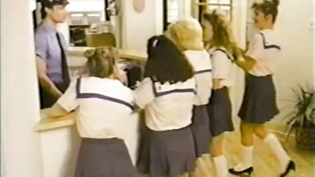 Una selección de ver videos de ancianas follando lluvia dorada en la boca de las rubias