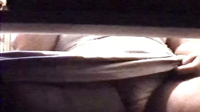 Asiática gime de dolor, porque una gran polla entró bien en su coño abuelas de 70 años follando