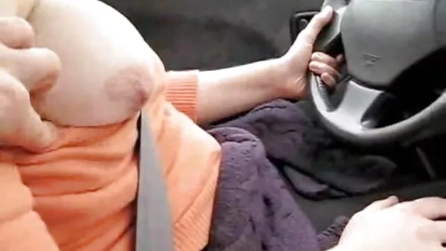 Hombres calientes filmaron a una chica para tres jovencitas con ancianosxxx en un burdel