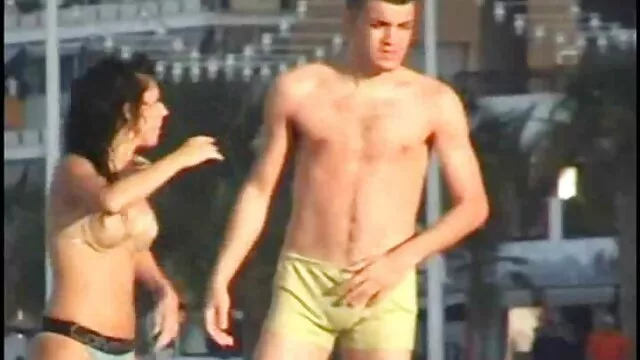 Una joven morena se lo metió en la videos porno viejos y viejas boca por primera vez